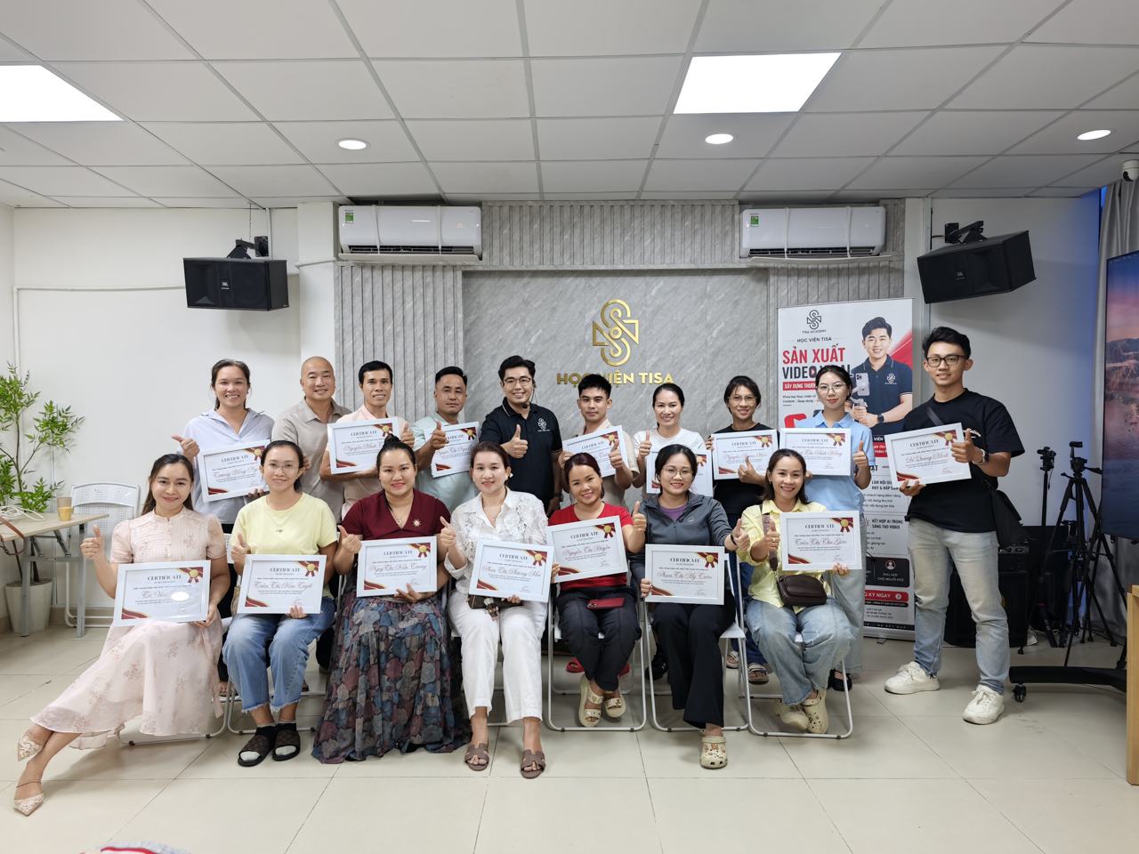 Ảnh lớp cuối khóa